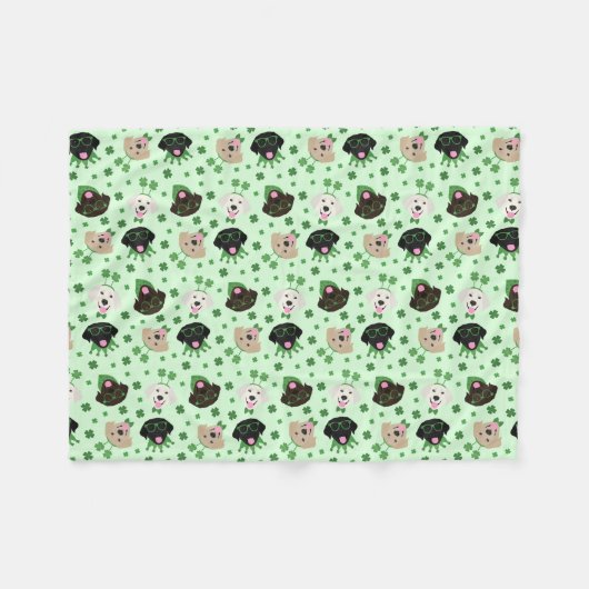 ハッピーSt patricks dayラブラドールレトリエバードッグ フリースブランケット (正面(横))