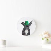 ハッフランスのト・パトリックの日と可愛いブルドッグ ラウンド壁時計 (ホーム)