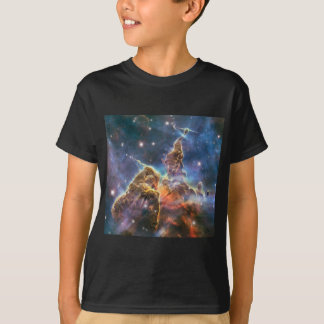ハッブルのイメージの深宇宙の星雲 Tシャツ