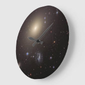 ハッブルは多様な銀河系の集りを照らします ラージ壁時計 (傾斜)