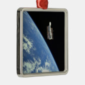 ハッブル宇宙望遠鏡と青い地球 メタルオーナメント (右)