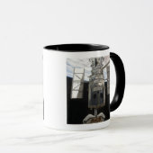 ハッブル宇宙望遠鏡アトランティス貨物湾 マグカップ (正面右)