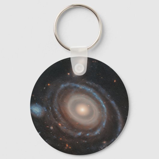 ハッブル宇宙望遠鏡 的の中心の銀河 キーホルダー (正面)