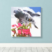 ハトとピンクのゼラニウムの花 キャンバスプリント (インサイチュ (ウッドフロア))