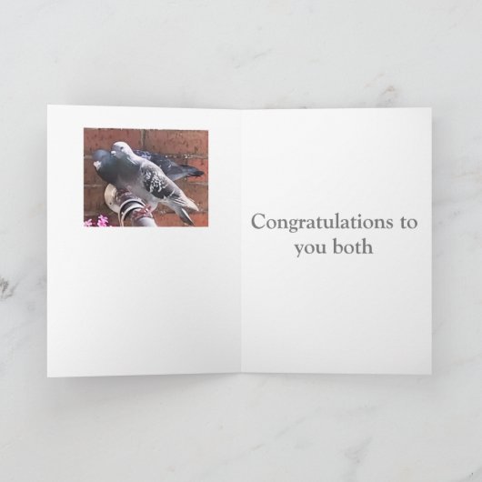 ハトとフラワーの編集可能な記念日  カード (内部)