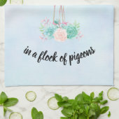 ハトの群れでかわいい引用文 キッチンタオル (折り畳み)