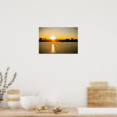 ハドソン川に沈んだ黄色い夕日 ポスター (キッチン)