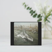 ハドソン川に浮かぶ第二次世界大戦の戦艦ヴィンテージ ポストカード (スタンド正面)