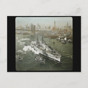 ハドソン川に浮かぶ第二次世界大戦の戦艦ヴィンテージ ポストカード
