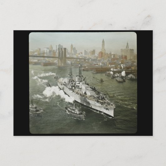 ハドソン川に浮かぶ第二次世界大戦の戦艦ヴィンテージ ポストカード (正面)