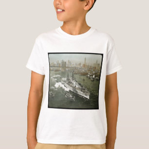 ハドソン川のヴィンテージのWWIIの戦艦 Tシャツ