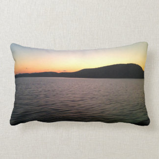 ハドソン川/モダンのストライブ柄の投球のクッション ランバークッション