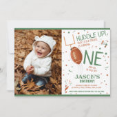 ハドルアップフットボールグリーンフォト1st誕生日 招待状 (正面)