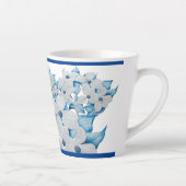 ハナミズキの花と小さなラテ カフェラテマグ (右)