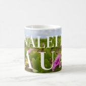 ハナリーベイカウアイパープルフラワービッグ文字 コーヒーマグカップ (中央)