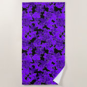 ハナレイハワイアンハイビスカス迷彩柄フローラ – 紫 ビーチタオル (正面)