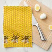 ハニカムの上に写実的なハチミツバチ キッチンタオル (四つ折り)