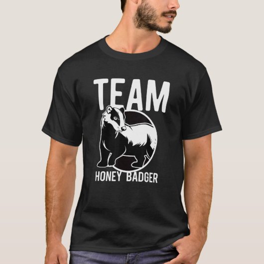 ハニーおもしろいバッジャー勇気アニマル推測マーテン Tシャツ (正面)