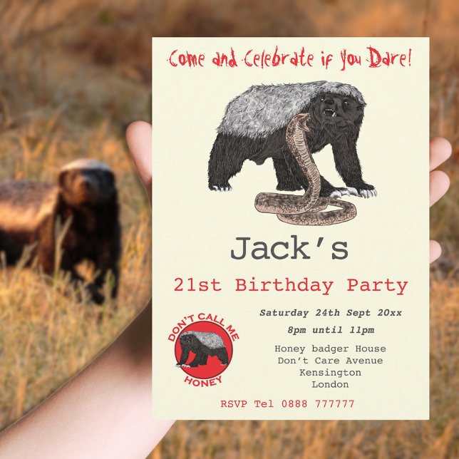 ハニーバッガーバダスおもしろいアニマル21歳の誕生日 (Honey badger themed 21st birthday party invitation badass fearless wild animal)