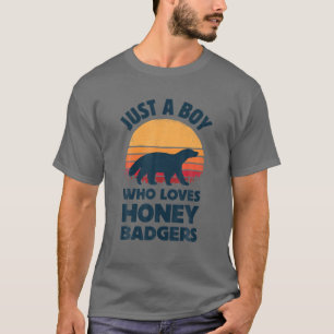 ハニーバッジャーはレトロヴィンテージsuを愛する少年 tシャツ
