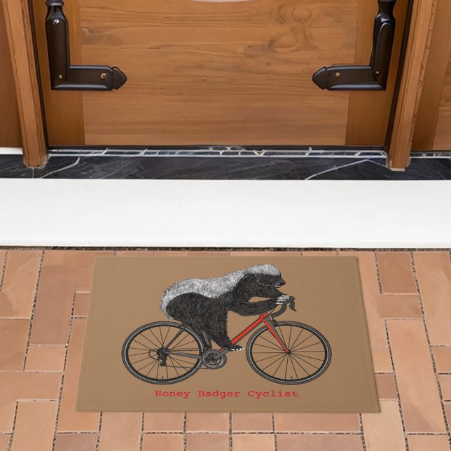 ハニーバッジャーサイクリングおもしろいアニマルサイクリスト ドアマット (Honey badger on bicycle cycling fun cyclists door mat)