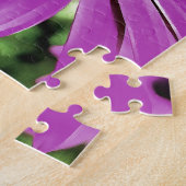 ハニービーが紫のアフリカのデイジーアート ジグソーパズル (側面)