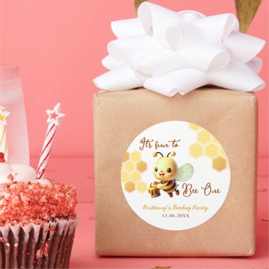 ハニービーのおもしろいに誕生日 ラウンドシール (パーティー)