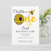 ハニービーハイブハニーコーム最初の誕生日の招待 招待状 (スタンド正面)