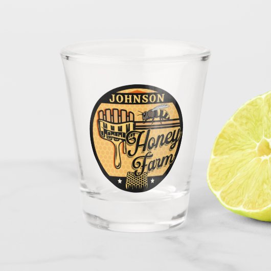 ハニービーファーム名パーソナライズされたスイートビーハイブ ショットグラス (正面)