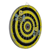 ハニーミツバチが黒と黄色の円に ダーツボード (正面左)