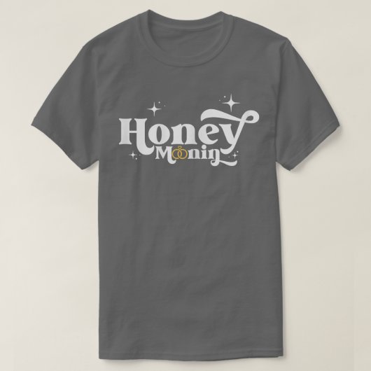ハニームーン中の花嫁と新郎 Tシャツ (デザイン正面)