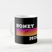 ハニーモオニンビーチハネムーンバケーションメンウィメンズCo コーヒーマグカップ (正面左)