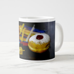 ハヌカのシンボルが込められたスリッピージョーの静物画イ ジャンボコーヒーマグカップ