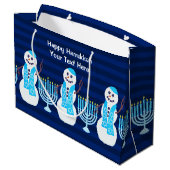 ハヌカユダヤ雪だるまブルー（ユダヤ教）メノラー子供へ ラージペーパーバッグ (裏面アングル)