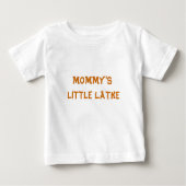 ハヌカーのベビーの幼児のワイシャツのお母さんの少しLATKE ベビーTシャツ (正面)