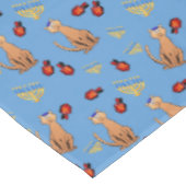 ハヌカー猫のDreidelの青のテーブルクロス テーブルクロス (アングル)