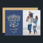 ハヌッカラブ&ライトフローラ（ユダヤ教）メノラーフォトカード シーズンカード<br><div class="desc">Hanukkah Love & Lightフローラ（ユダヤ教）メノラーフォトカード。上記のカスタム文字をカスタマイズする「フローラハヌカー（ユダヤ教）メノラーとDreidel」コレクションに追加のコーディネート項目が含まれている。</div>