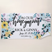 ハネムーンギフト パーソナライズド フラワーデザイン ビーチタオル (正面)