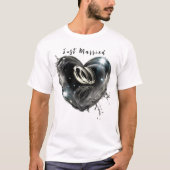 ハネムーン結婚のリングや輪がハート型に Tシャツ (正面)