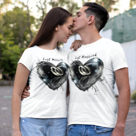 ハネムーン結婚のリングや輪がハート型に Tシャツ