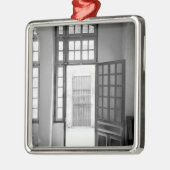 ハノイベトナムインサイドハノイヒルトン刑務所 メタルオーナメント (左)