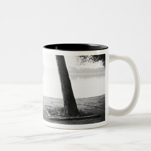 ハノイベトナム自転車ベイマウレイクレーニンパーク ツートーンマグカップ (右)