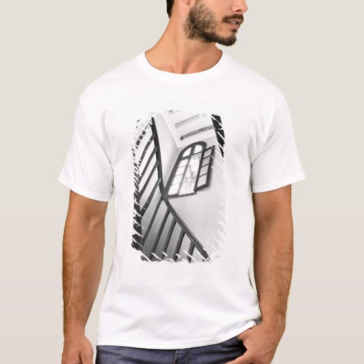 ハノイ ベトナム ホーチミン記念館 館内 Tシャツ (正面)