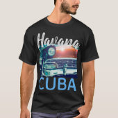 ハバナキューバのヴィンテージ車の通りの写真、人 Tシャツ (正面)