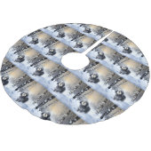 ハバニーズが雪のクリスマスを祝う ブラッシュドポリエステルツリースカート (アングル)