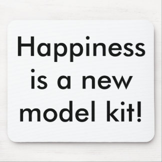 ハピネスは新しいモデルキットだ！ マウスパッド