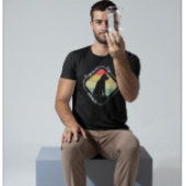 ハピネスハズポーズデザイン Tシャツ