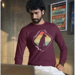 ハピネスハズポーズデザイン Tシャツ