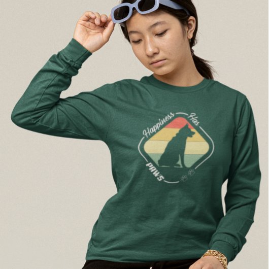 ハピネスハズポーズデザイン Tシャツ