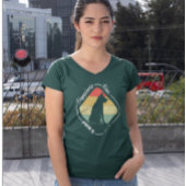 ハピネスハズポーズデザイン Tシャツ